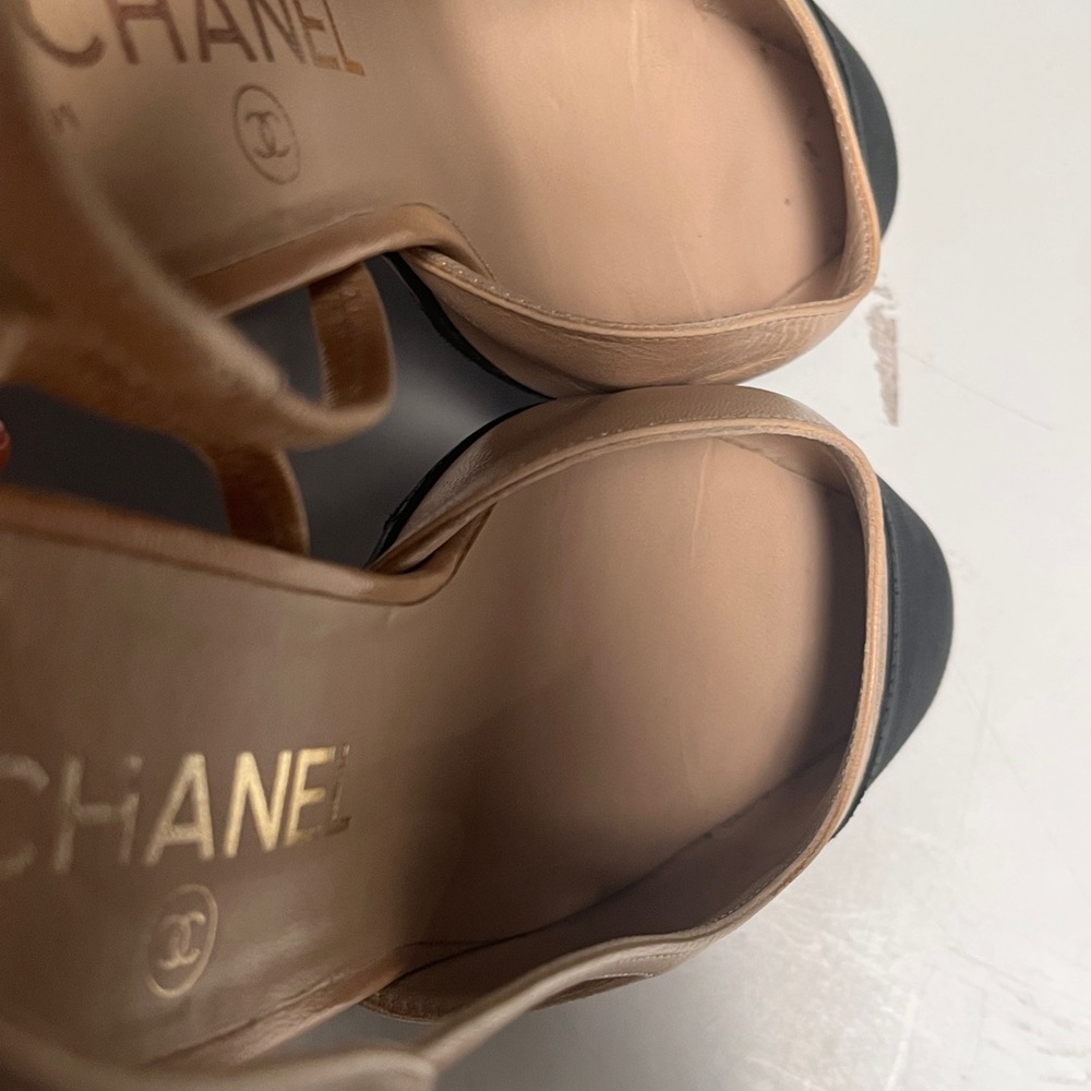 CHANEL Beige and Black Slingback Heels - Picture 9 of 13